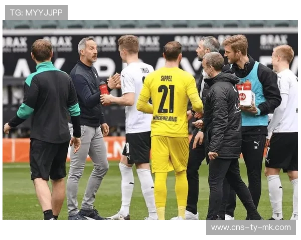 门兴格拉德巴赫举办战术讲座 球迷深度了解球队打法 门兴格拉德巴赫举办战术讲座 球迷深度了解球队打法