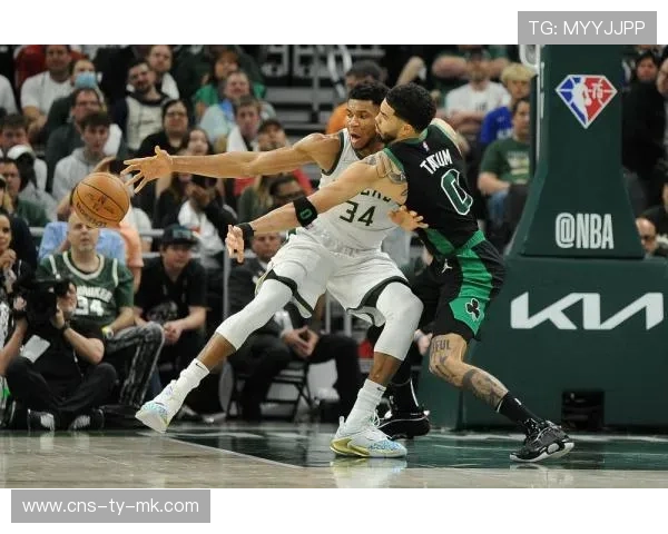 国王队第三节强势反击 单节逆袭雄鹿完成大逆转 国王队第三节强势反击 单节逆袭雄鹿完成大逆转